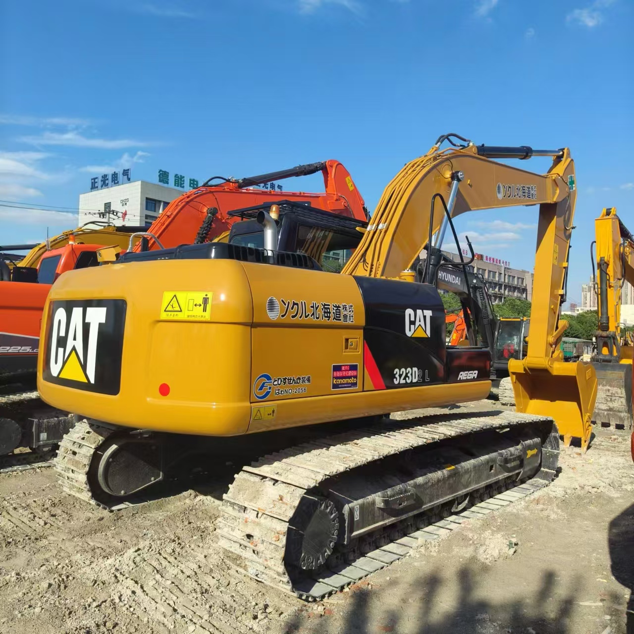 CATERPILLAR 323D - Crawler excavator: picture 1 CATERPILLAR 323D - Crawler excavator: picture 1