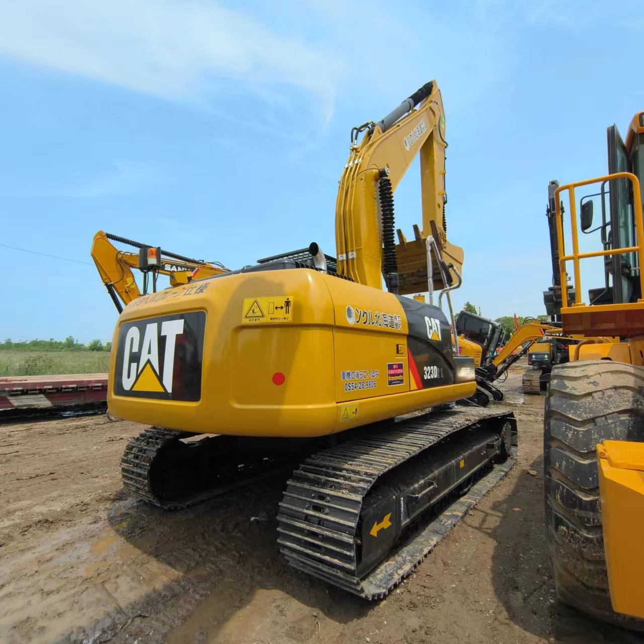 CATERPILLAR 323D2L - Crawler excavator: picture 3 CATERPILLAR 323D2L - Crawler excavator: picture 3