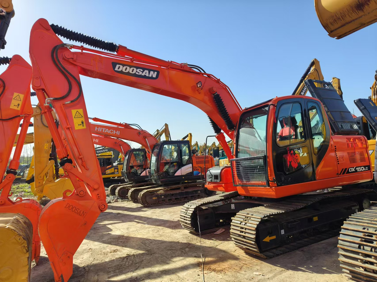 DOOSAN DX150 - Excavator: picture 2 DOOSAN DX150 - Excavator: picture 2