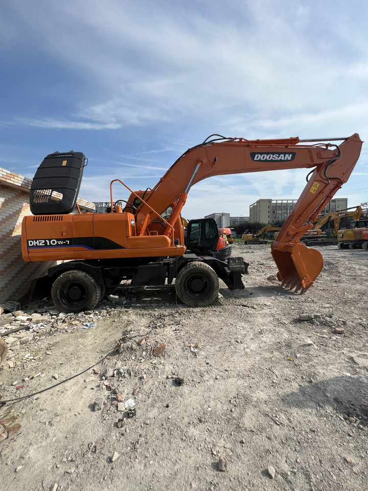 DOOSAN DX210 - Wheel excavator: picture 2 DOOSAN DX210 - Wheel excavator: picture 2