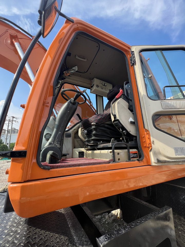 DOOSAN DX210 - Wheel excavator: picture 3 DOOSAN DX210 - Wheel excavator: picture 3