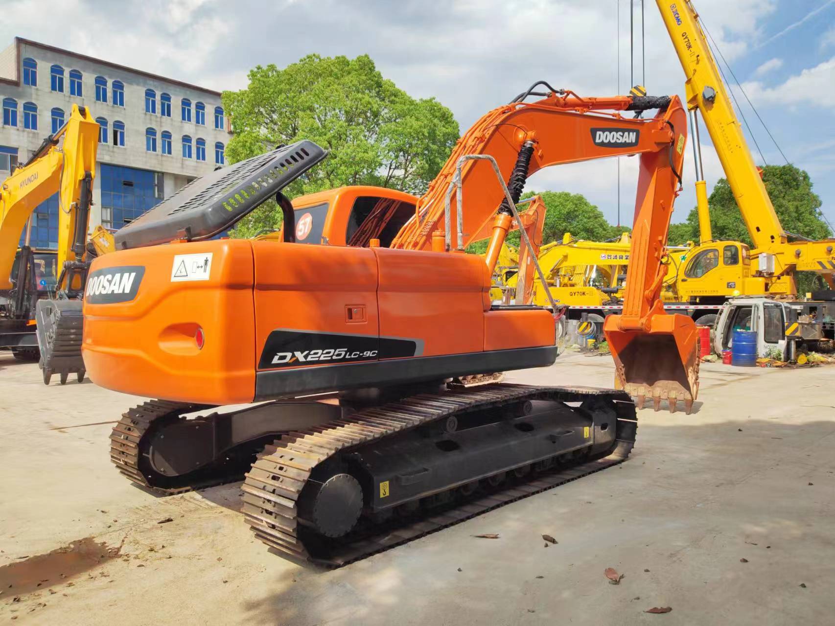 DOOSAN DX225 - Crawler excavator: picture 3 DOOSAN DX225 - Crawler excavator: picture 3