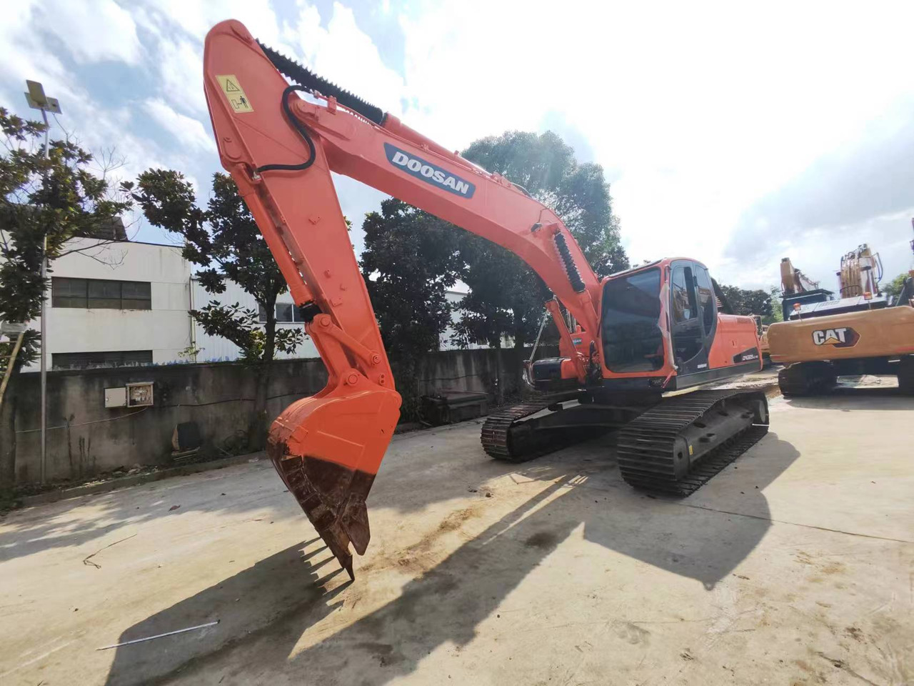 DOOSAN DX225 - Crawler excavator: picture 2 DOOSAN DX225 - Crawler excavator: picture 2