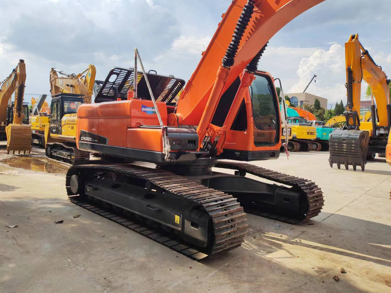 DOOSAN DX225 - Crawler excavator: picture 5 DOOSAN DX225 - Crawler excavator: picture 5