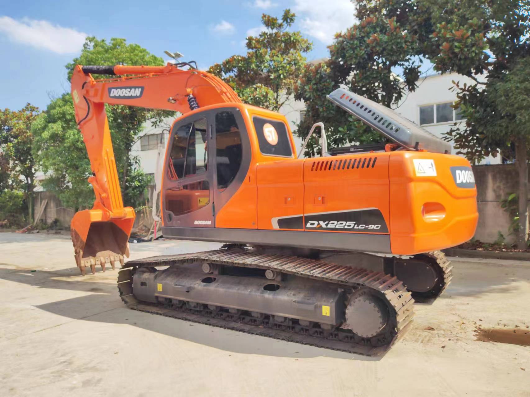 DOOSAN DX225 - Crawler excavator: picture 1 DOOSAN DX225 - Crawler excavator: picture 1