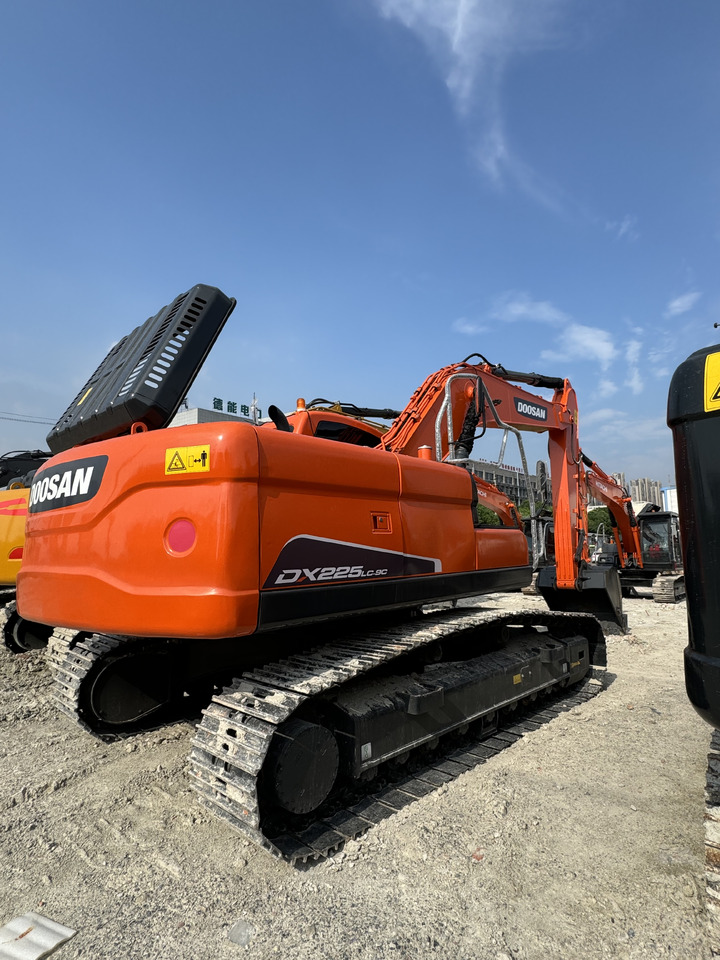 DOOSAN DX225 - Crawler excavator: picture 2 DOOSAN DX225 - Crawler excavator: picture 2