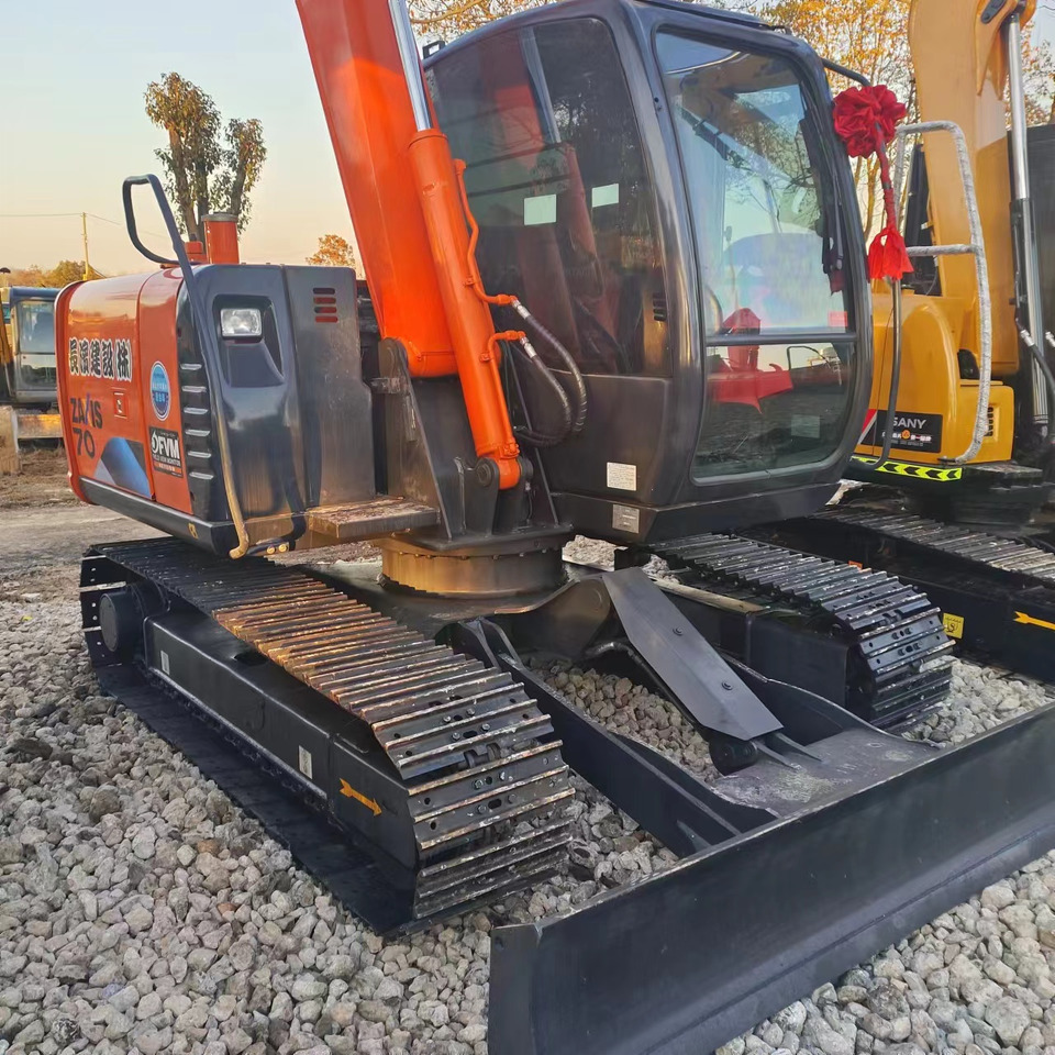 HITACHI ZX70 - Crawler excavator: picture 2 HITACHI ZX70 - Crawler excavator: picture 2