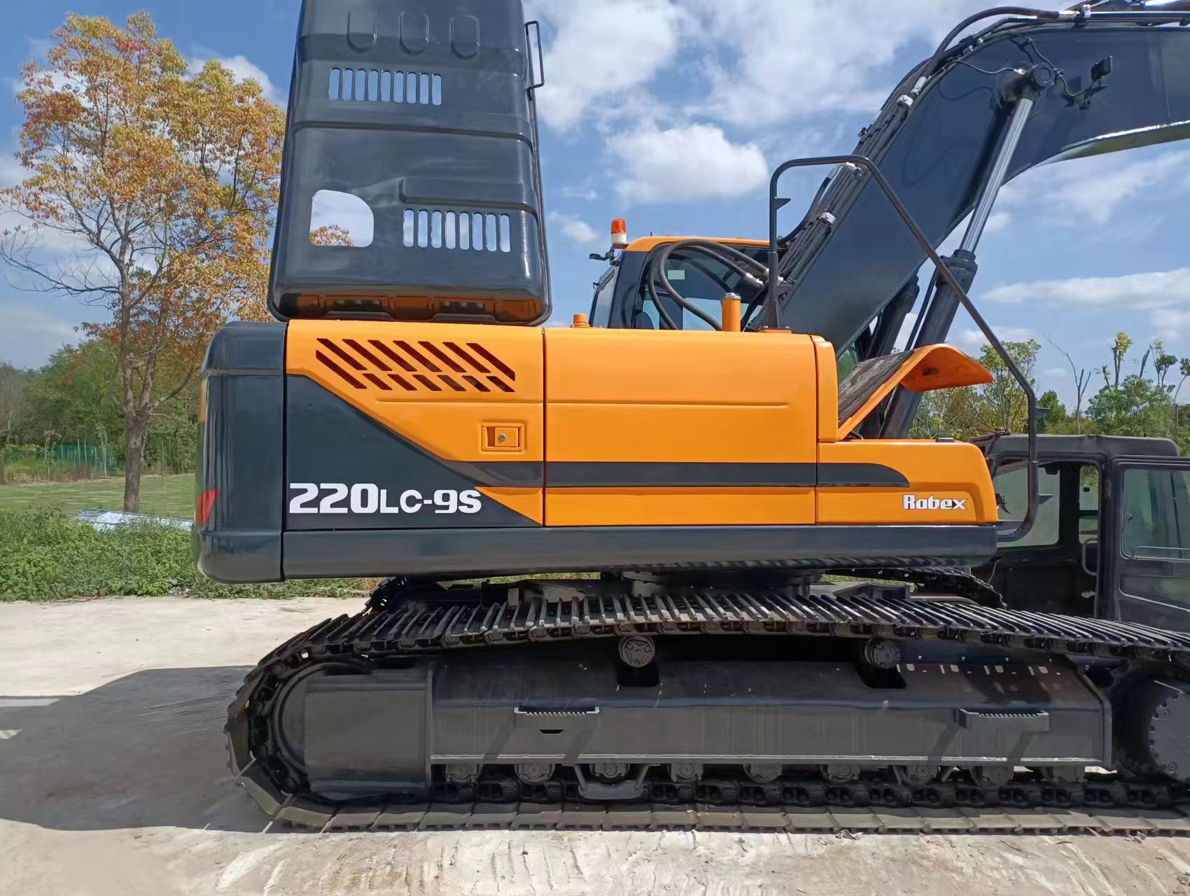 Hyundai 220 - Crawler excavator: picture 4 Hyundai 220 - Crawler excavator: picture 4