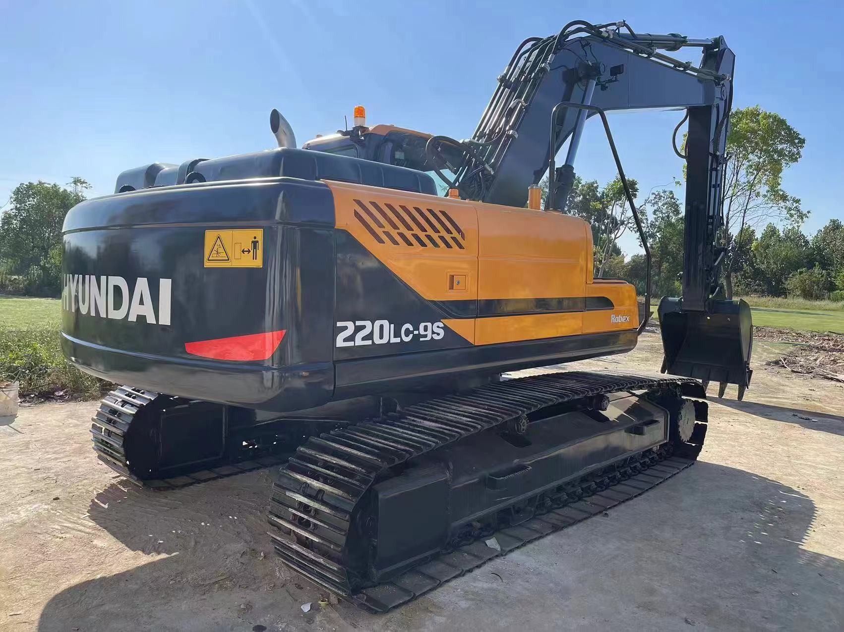 Hyundai 220 - Crawler excavator: picture 5 Hyundai 220 - Crawler excavator: picture 5