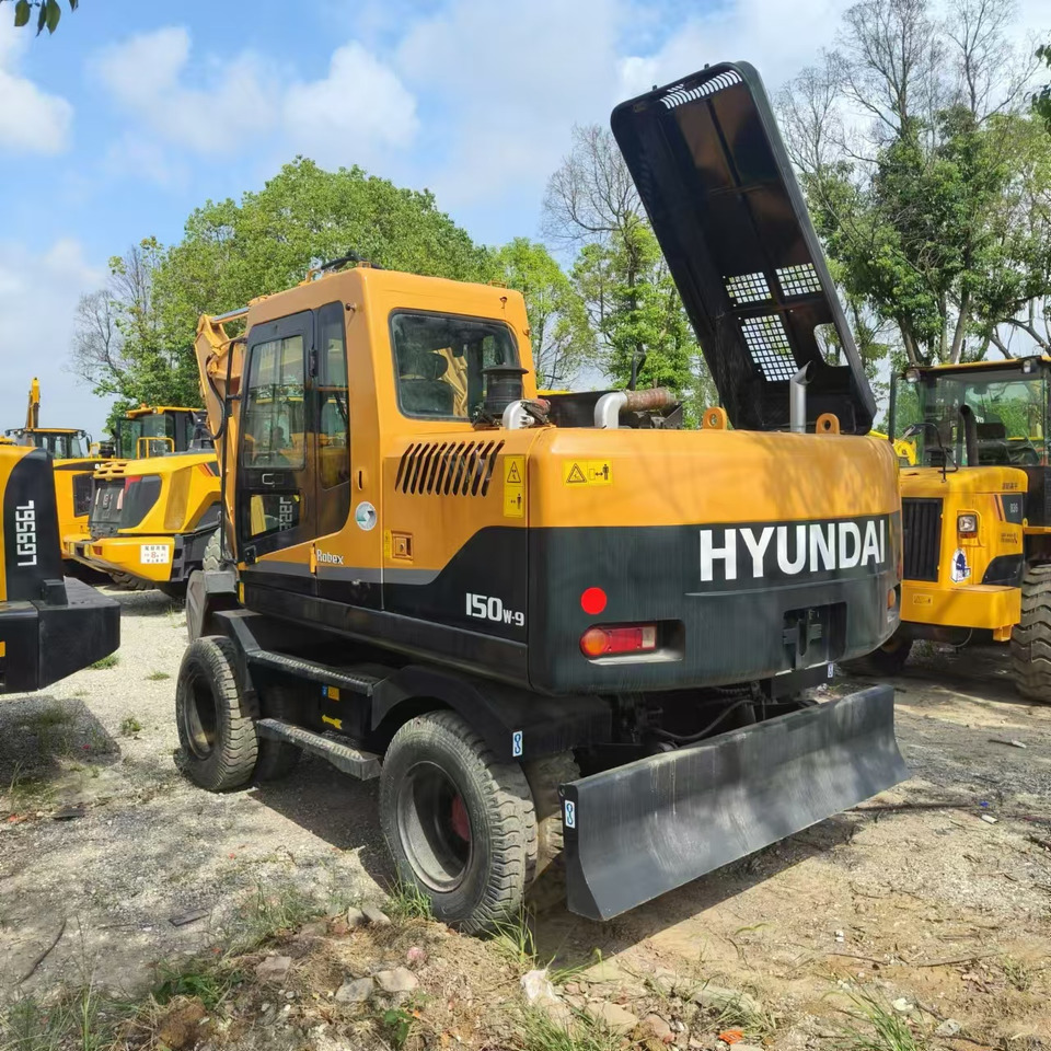 Hyundai R150LC-9 - Wheel excavator: picture 4 Hyundai R150LC-9 - Wheel excavator: picture 4