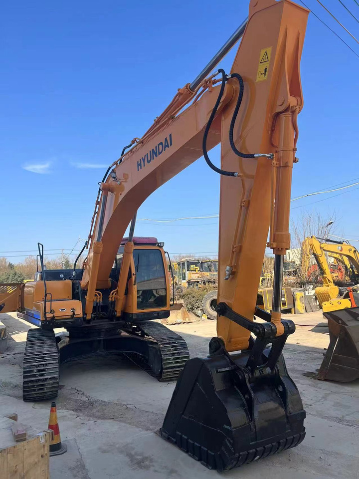 Hyundai R305LC-9T - Crawler excavator: picture 3 Hyundai R305LC-9T - Crawler excavator: picture 3