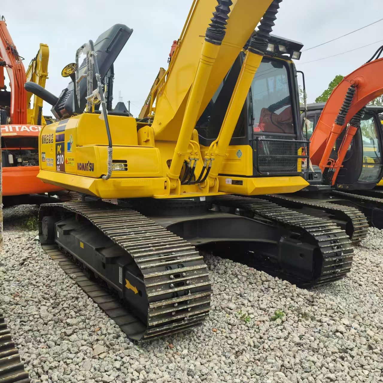 KOMATSU PC210 - Crawler excavator: picture 4 KOMATSU PC210 - Crawler excavator: picture 4