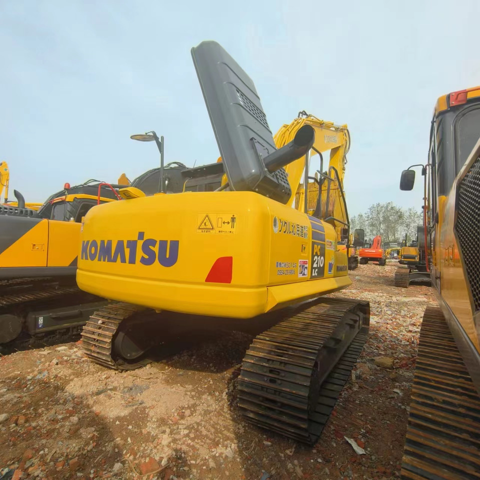 KOMATSU PC210LC - Crawler excavator: picture 4 KOMATSU PC210LC - Crawler excavator: picture 4