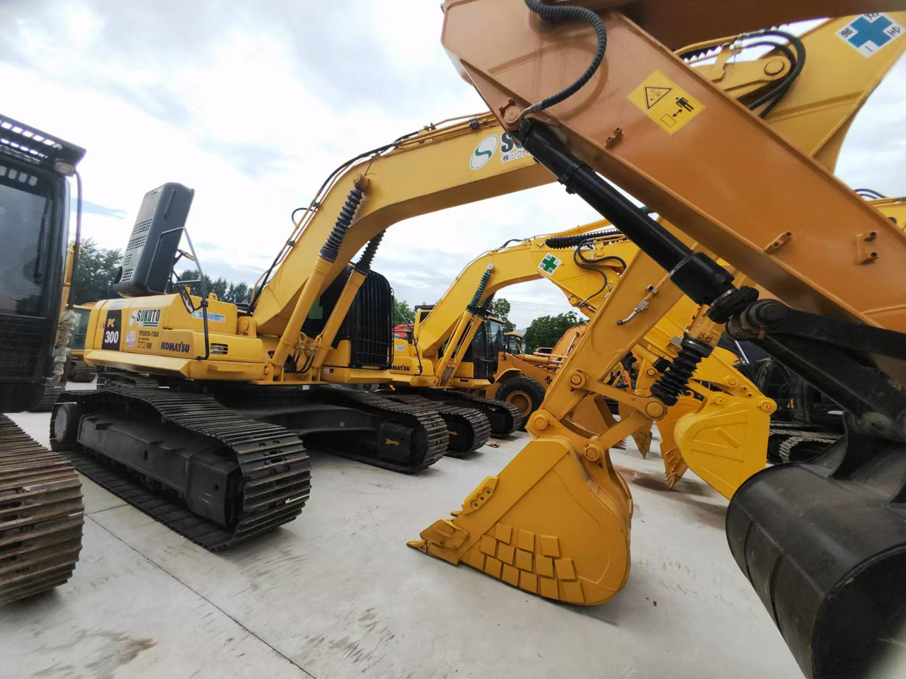 KOMATSU PC300 - Crawler excavator: picture 5 KOMATSU PC300 - Crawler excavator: picture 5