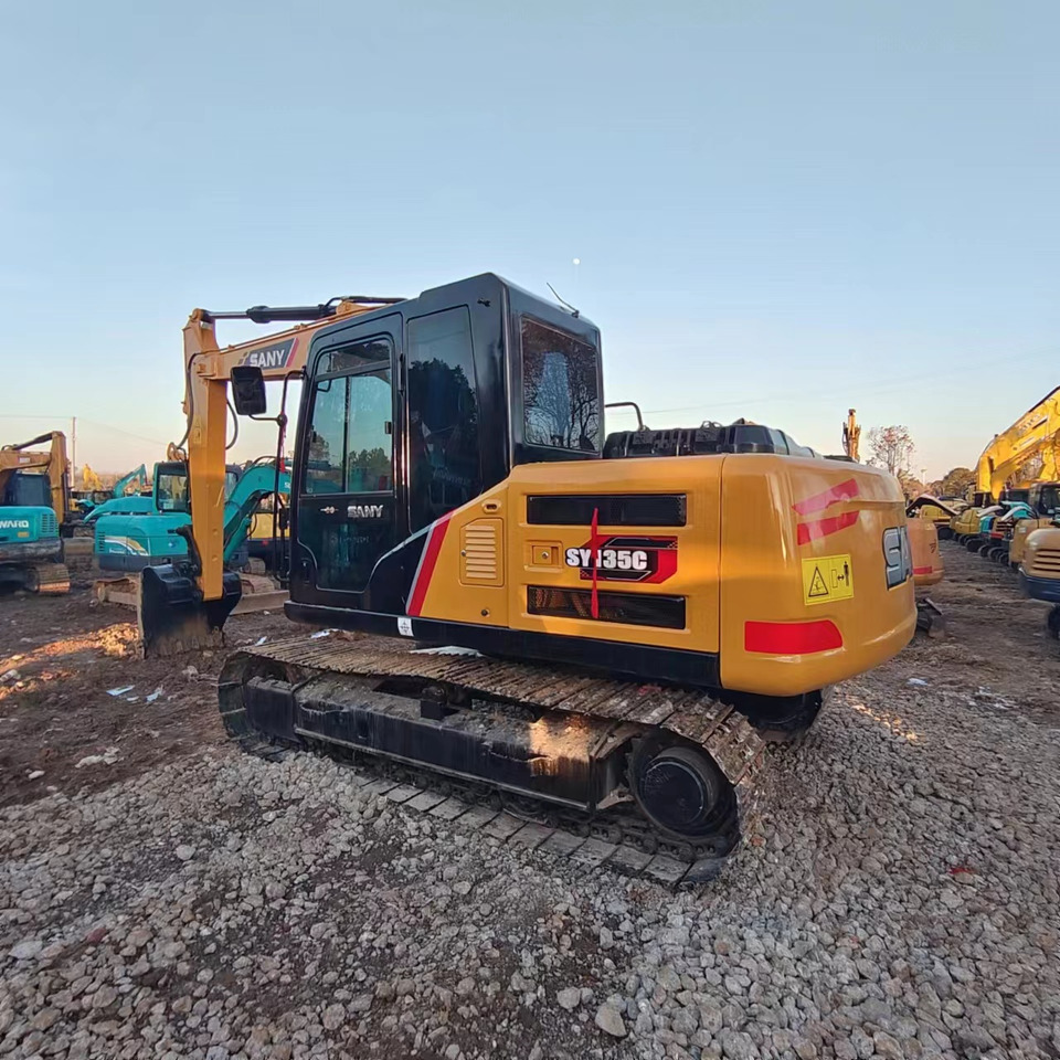 SANY SY135 - Crawler excavator: picture 5 SANY SY135 - Crawler excavator: picture 5