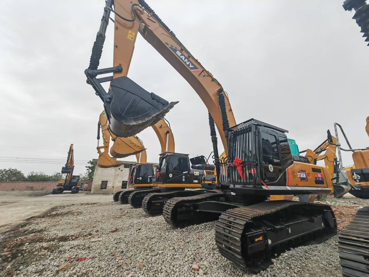 SANY SY365H - Crawler excavator: picture 2 SANY SY365H - Crawler excavator: picture 2