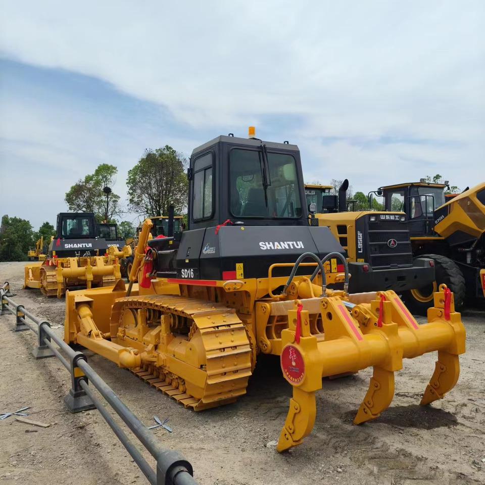 Shantui SD16 - Bulldozer: picture 1 Shantui SD16 - Bulldozer: picture 1
