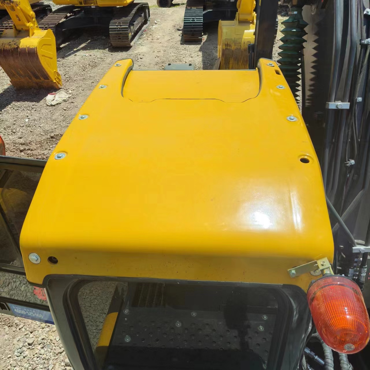 Crawler excavator VOLVO EC130: picture 8