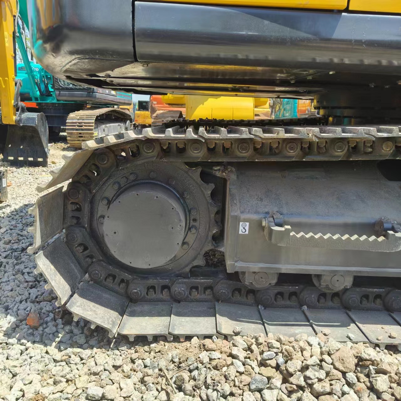 Crawler excavator VOLVO EC130: picture 10