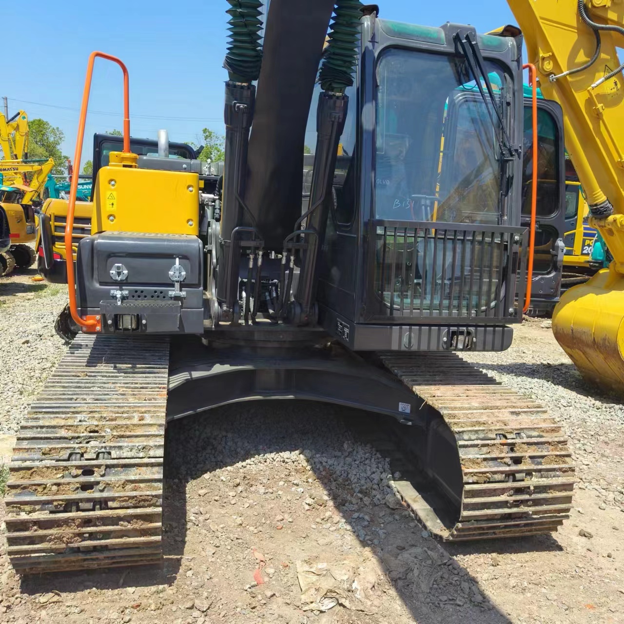 Crawler excavator VOLVO EC130: picture 7