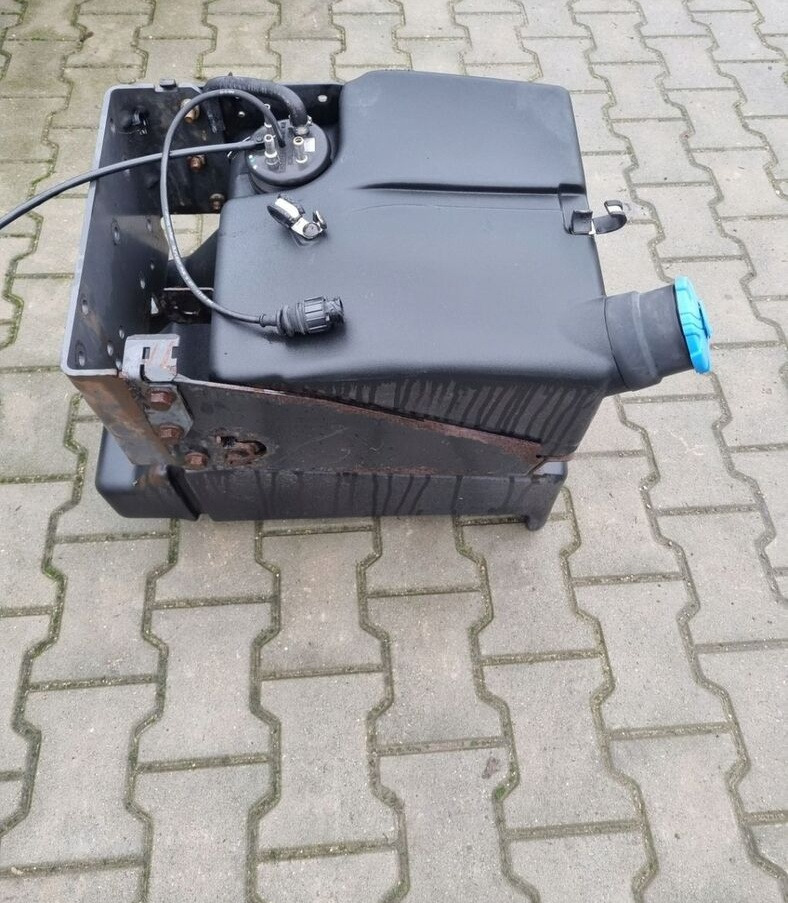 82169359 Renault MIDLUM PREMIUM DXI 5 7 VOLVO FL FE - AdBlue tank for Truck: picture 1 82169359 Renault MIDLUM PREMIUM DXI 5 7 VOLVO FL FE - AdBlue tank for Truck: picture 1