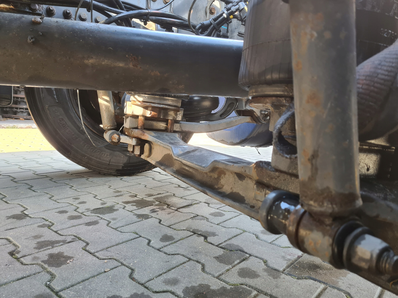 BELKA OŚ TYŁ WLECZONA PODNOSZONA KOMPLETNA RENAULT GAMA T VOLVO PUSHER 6x2 - Suspension: picture 2 BELKA OŚ TYŁ WLECZONA PODNOSZONA KOMPLETNA RENAULT GAMA T VOLVO PUSHER 6x2 - Suspension: picture 2