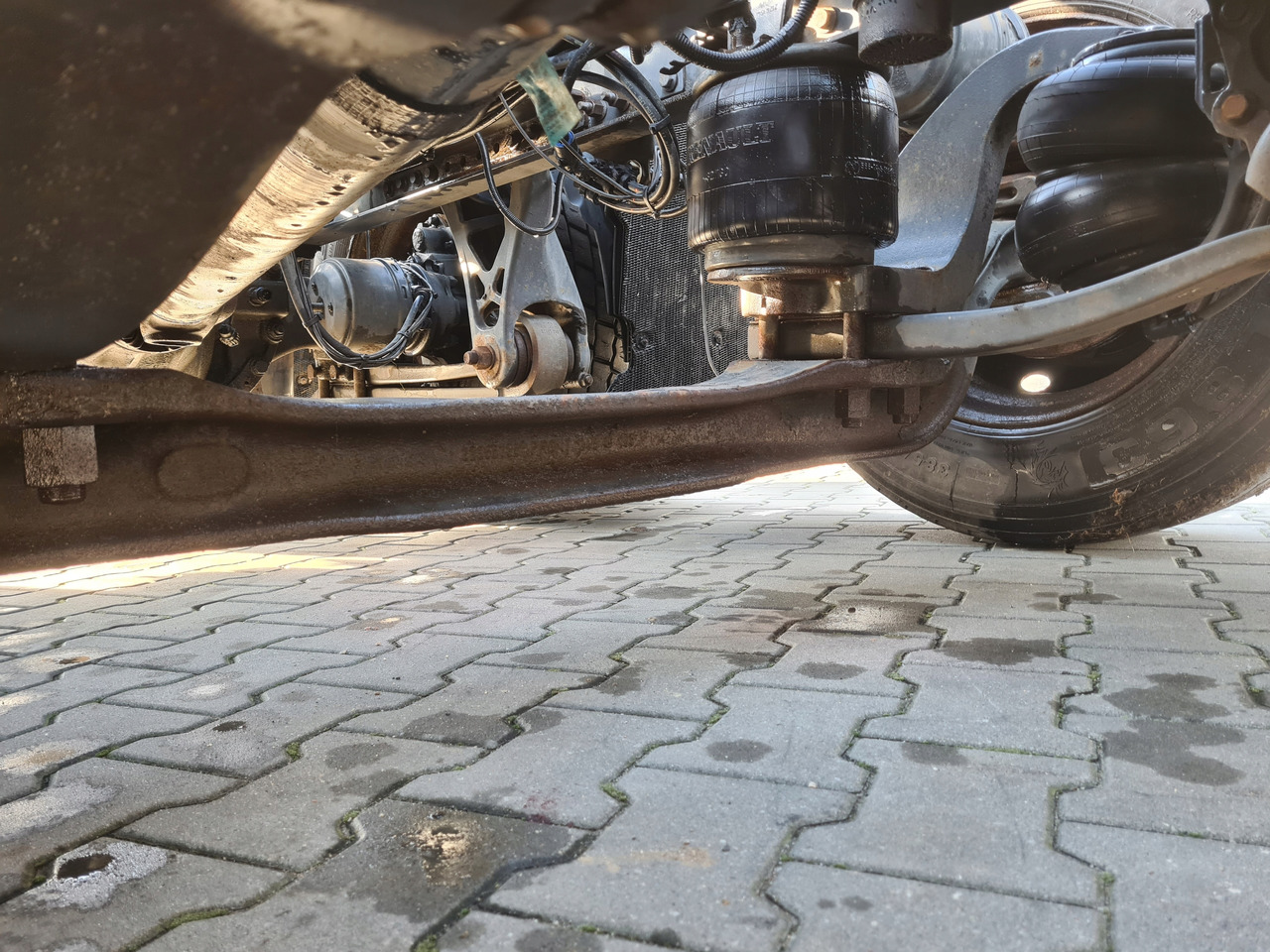 BELKA OŚ TYŁ WLECZONA PODNOSZONA KOMPLETNA RENAULT GAMA T VOLVO PUSHER 6x2 - Suspension: picture 1 BELKA OŚ TYŁ WLECZONA PODNOSZONA KOMPLETNA RENAULT GAMA T VOLVO PUSHER 6x2 - Suspension: picture 1