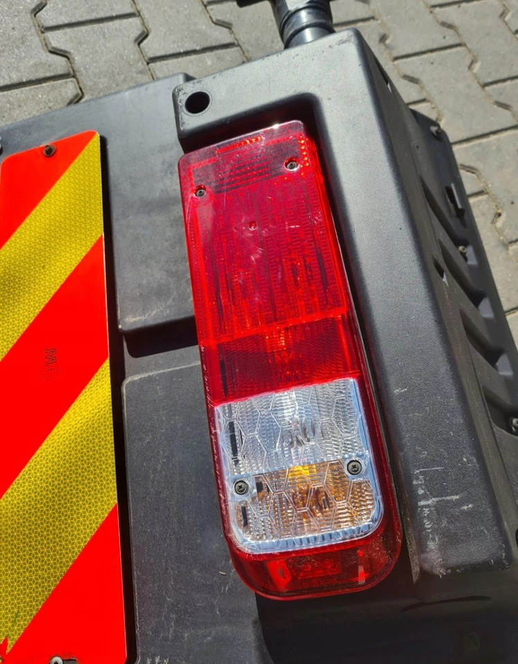 BŁOTNIK KOMPLETNY PRAWY TYŁ LAMPA CHLAPACZ MOCOWANIE FORD F-MAX CARGO - Fender: picture 5 BŁOTNIK KOMPLETNY PRAWY TYŁ LAMPA CHLAPACZ MOCOWANIE FORD F-MAX CARGO - Fender: picture 5