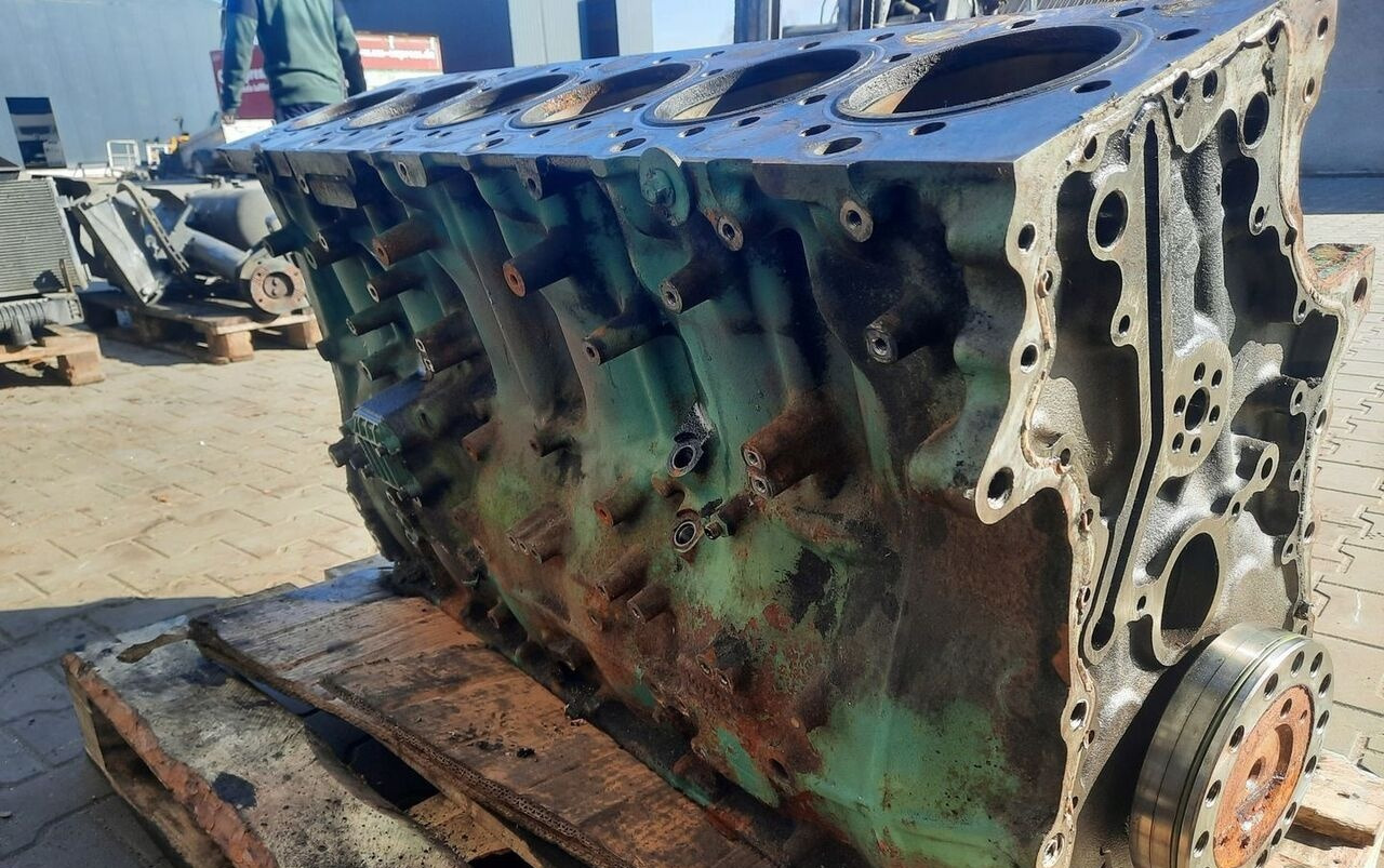 D13*399578* Volvo FH 4 truck - Cylinder block for Truck: picture 2 D13*399578* Volvo FH 4 truck - Cylinder block for Truck: picture 2