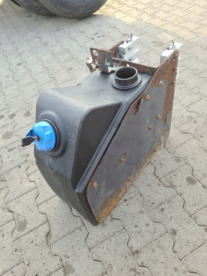 RENAULT ZBIORNIK ADBLUE Z MOCOWANIAMI RENAULT GAMA D VOLVO FL EURO 6 - AdBlue tank for Truck: picture 3 RENAULT ZBIORNIK ADBLUE Z MOCOWANIAMI RENAULT GAMA D VOLVO FL EURO 6 - AdBlue tank for Truck: picture 3