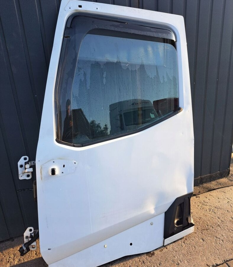 Renault GAMA T K C RANGE - Door and parts for Truck: picture 2 Renault GAMA T K C RANGE - Door and parts for Truck: picture 2
