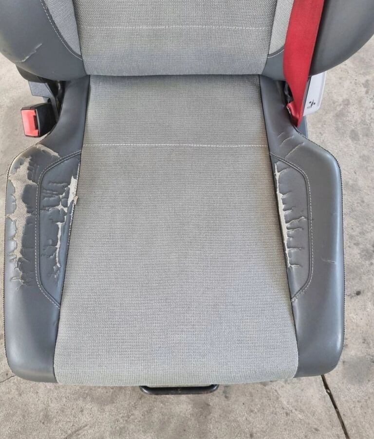 Renault LEWY SIEDZENIE KIEROWCY   Renault RANGE GAMA T C K - Seat for Truck: picture 2 Renault LEWY SIEDZENIE KIEROWCY   Renault RANGE GAMA T C K - Seat for Truck: picture 2
