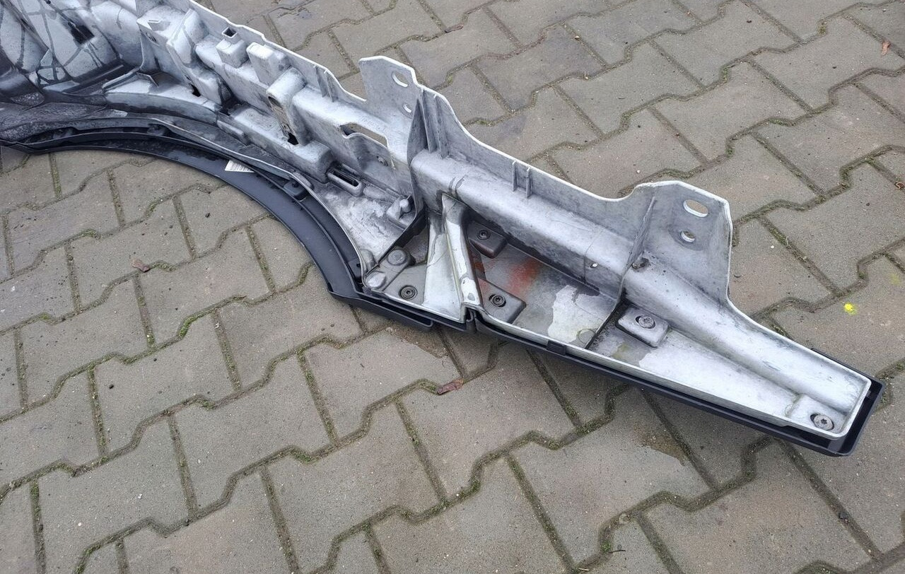 Renault STOPNICA GÓRNA STOPIEŃ PRAWY RENAULT GAMA T RANGE - Footstep for Truck: picture 3 Renault STOPNICA GÓRNA STOPIEŃ PRAWY RENAULT GAMA T RANGE - Footstep for Truck: picture 3