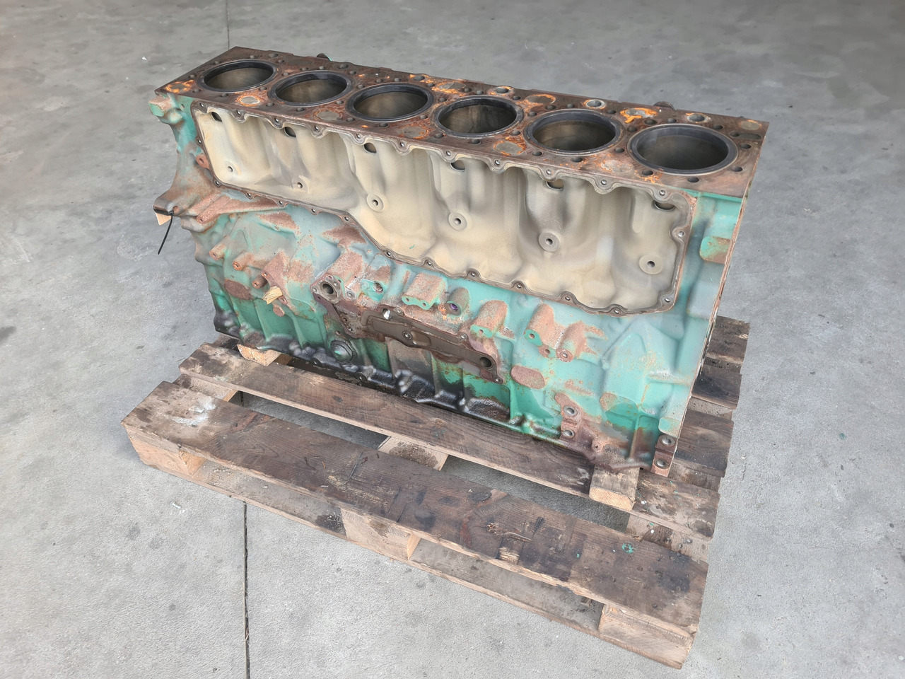 VOLVO BLOK SILNIKA D13K K6 VOLVO FH FH 4 5 - Cylinder block for Truck: picture 1 VOLVO BLOK SILNIKA D13K K6 VOLVO FH FH 4 5 - Cylinder block for Truck: picture 1