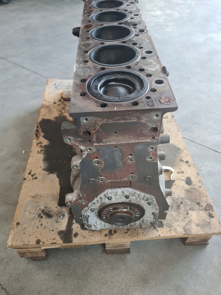 VOLVO BLOK SILNIKA SŁUPEK TŁOKI WAŁ VOLVO FH FM 4 RENAULT GAMA T DTI 13 K2 - Cylinder block for Truck: picture 4 VOLVO BLOK SILNIKA SŁUPEK TŁOKI WAŁ VOLVO FH FM 4 RENAULT GAMA T DTI 13 K2 - Cylinder block for Truck: picture 4
