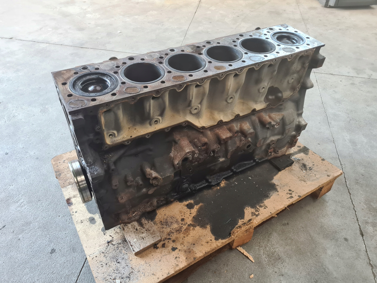 VOLVO BLOK SILNIKA SŁUPEK TŁOKI WAŁ VOLVO FH FM 4 RENAULT GAMA T DTI 13 K2 - Cylinder block for Truck: picture 2 VOLVO BLOK SILNIKA SŁUPEK TŁOKI WAŁ VOLVO FH FM 4 RENAULT GAMA T DTI 13 K2 - Cylinder block for Truck: picture 2