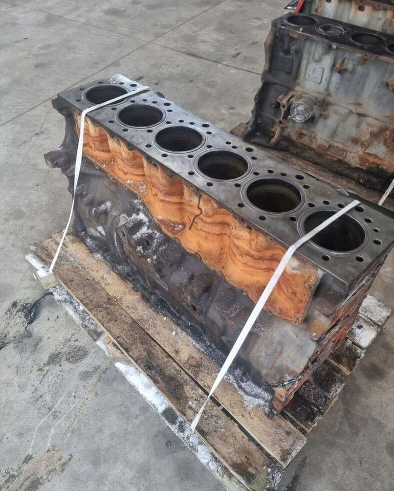 VOLVO BLOK SILNIKA SŁUPEK WAŁ RENAULT MAGNUM DXI 13 VOLVO FH FM 460 500 - Cylinder block for Truck: picture 2 VOLVO BLOK SILNIKA SŁUPEK WAŁ RENAULT MAGNUM DXI 13 VOLVO FH FM 460 500 - Cylinder block for Truck: picture 2