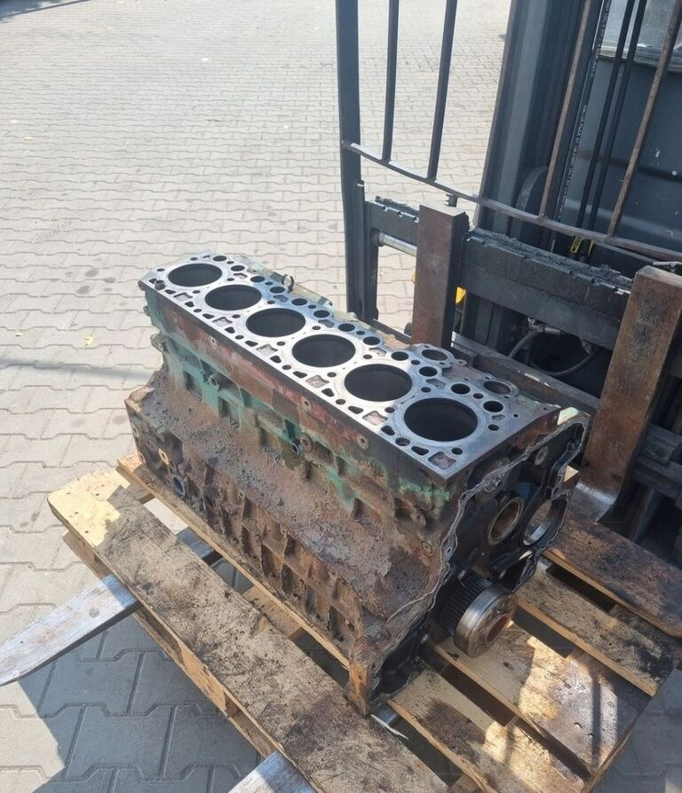 VOLVO BLOK SILNIKA WAŁ KORBOWY VOLVO FL FE RENAULT PREMIUM MIDLUM DXI 7 D7E - Cylinder block for Truck: picture 2 VOLVO BLOK SILNIKA WAŁ KORBOWY VOLVO FL FE RENAULT PREMIUM MIDLUM DXI 7 D7E - Cylinder block for Truck: picture 2
