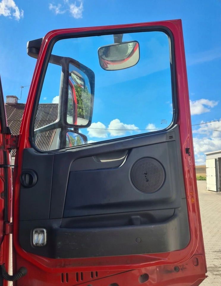 VOLVO DRZWI KOMPLETNE PRAWE VOLVO FH 13 LIFT EURO 5 - Door and parts for Truck: picture 4 VOLVO DRZWI KOMPLETNE PRAWE VOLVO FH 13 LIFT EURO 5 - Door and parts for Truck: picture 4