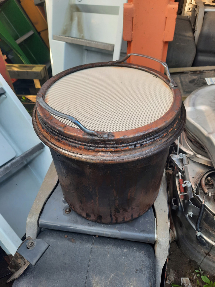 VOLVO FILTR WKŁAD DPF RENAULT GAMA T RANGE VOLVO FH 4 - Catalytic converter for Truck: picture 1 VOLVO FILTR WKŁAD DPF RENAULT GAMA T RANGE VOLVO FH 4 - Catalytic converter for Truck: picture 1