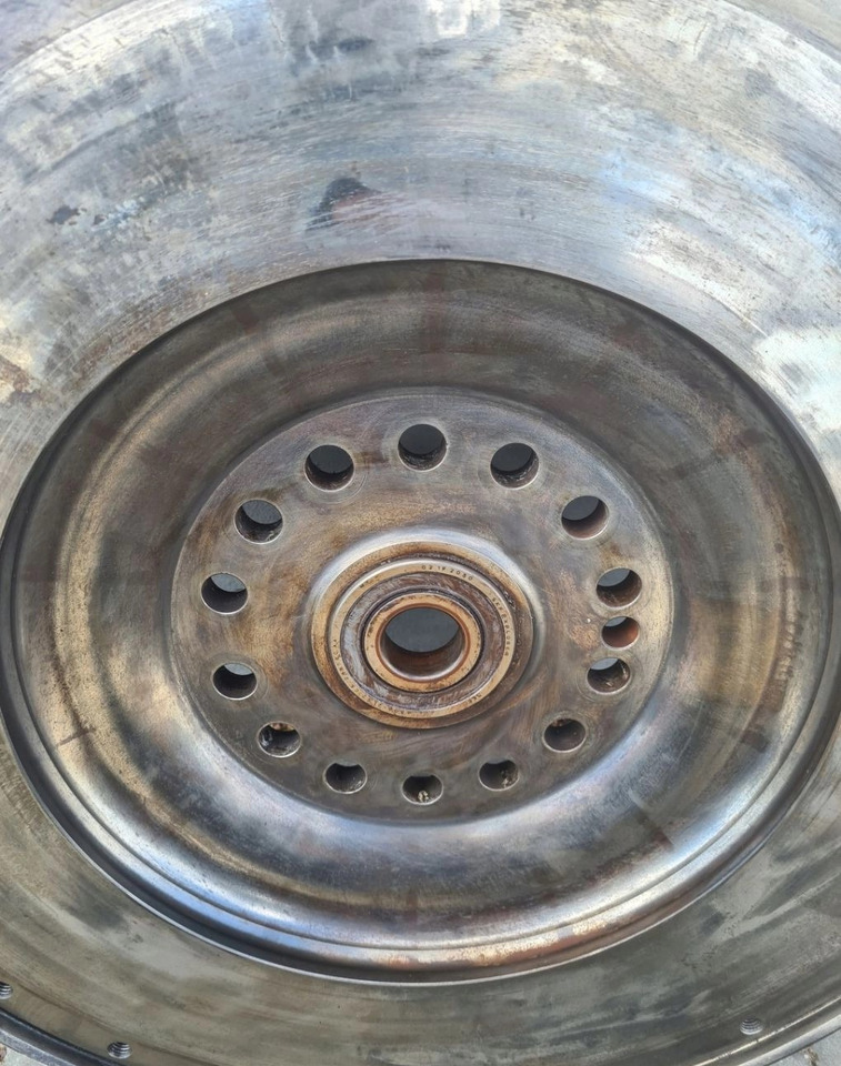 VOLVO KOŁO ZAMACHOWE VOLVO FH 16 FM 16 EURO 5 AUTOMAT - Flywheel for Truck: picture 2 VOLVO KOŁO ZAMACHOWE VOLVO FH 16 FM 16 EURO 5 AUTOMAT - Flywheel for Truck: picture 2