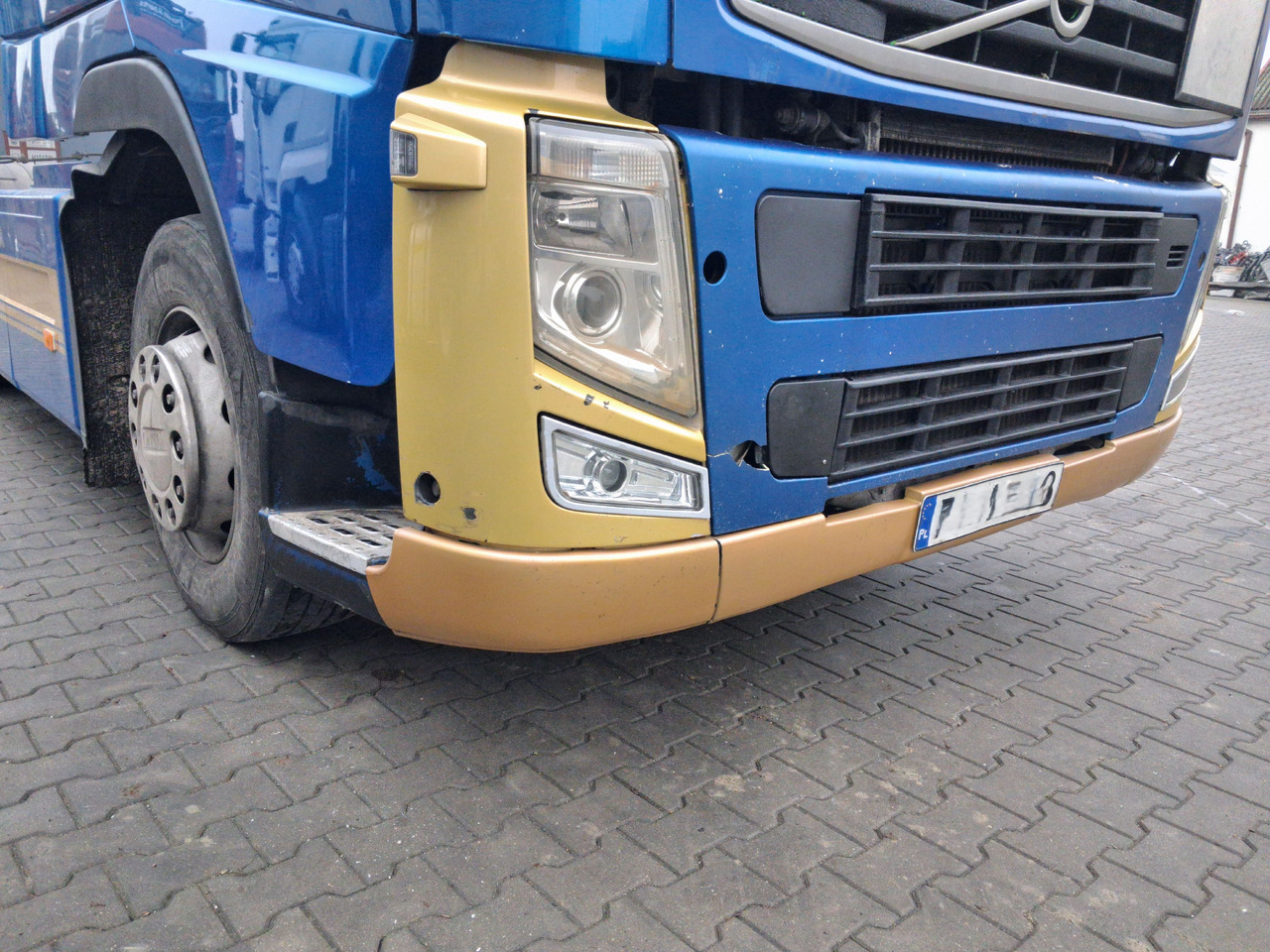 VOLVO PRZÓD KOMPLETNY ZDERZAK LAMPA OSŁONA VOLVO FH FM 9 13 LIFT - Bumper for Truck: picture 2 VOLVO PRZÓD KOMPLETNY ZDERZAK LAMPA OSŁONA VOLVO FH FM 9 13 LIFT - Bumper for Truck: picture 2