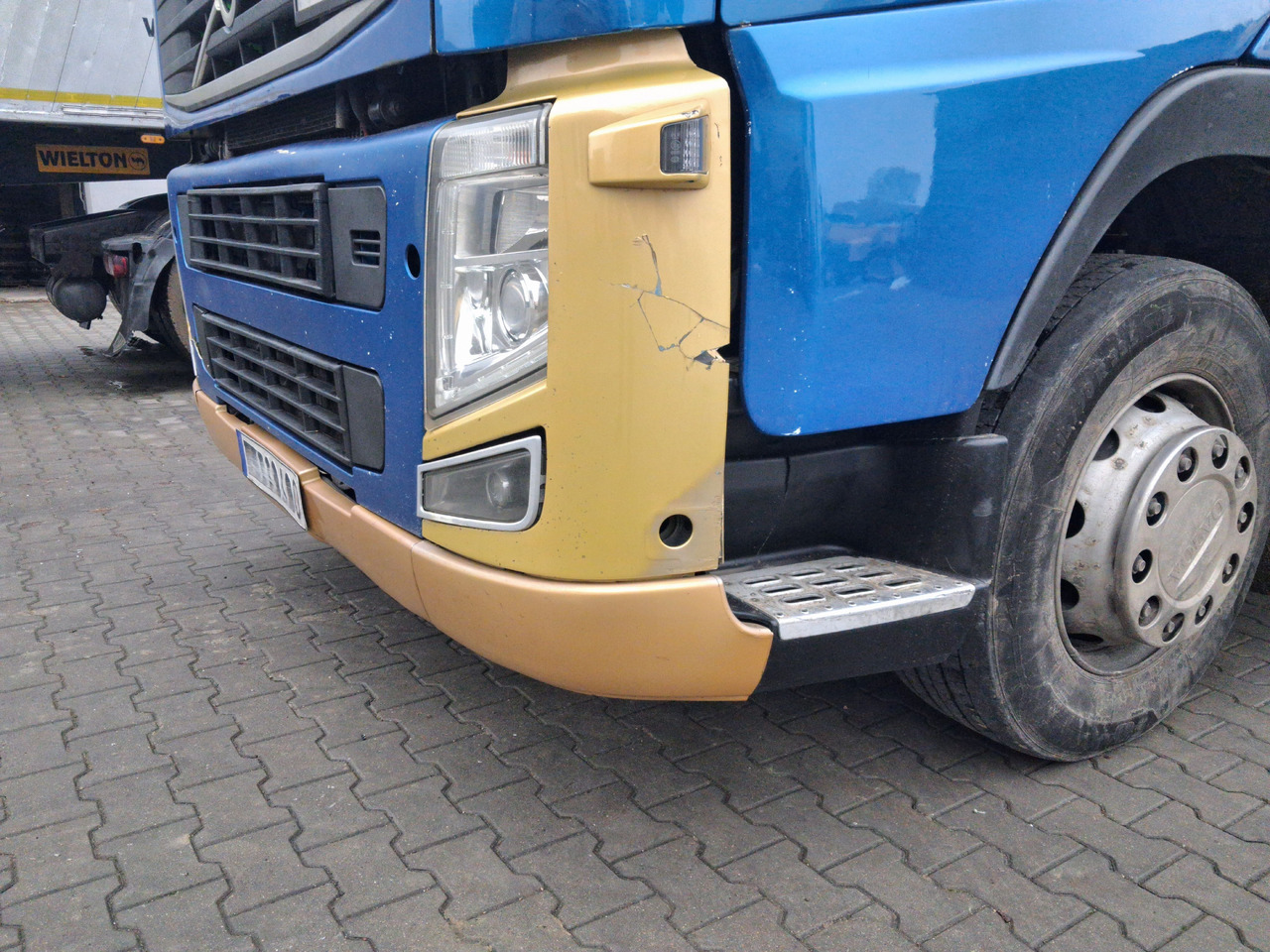 VOLVO PRZÓD KOMPLETNY ZDERZAK LAMPA OSŁONA VOLVO FH FM 9 13 LIFT - Bumper for Truck: picture 3 VOLVO PRZÓD KOMPLETNY ZDERZAK LAMPA OSŁONA VOLVO FH FM 9 13 LIFT - Bumper for Truck: picture 3