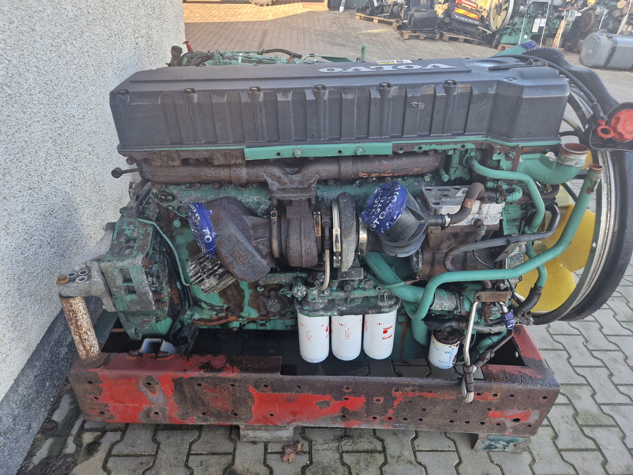 VOLVO SILNIK KOMPLETNY VOLVO FH 12 FM 12 D12A 420 - Engine for Truck: picture 2 VOLVO SILNIK KOMPLETNY VOLVO FH 12 FM 12 D12A 420 - Engine for Truck: picture 2
