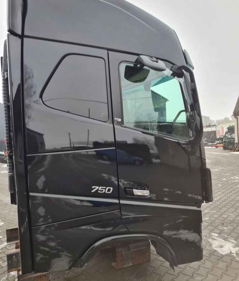 Cab for Truck Volvo KOMPLETNA FH 16 750 EURO 6 GLOBETROTTER 2018 ROK   Volvo VOLVO FH 16 750 EURO 6 GLOBETROTTER 2018 ROK: picture 12
