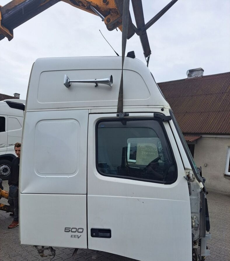 Volvo LIFT XL 12/13R FH 13 - Cab for Truck: picture 3 Volvo LIFT XL 12/13R FH 13 - Cab for Truck: picture 3