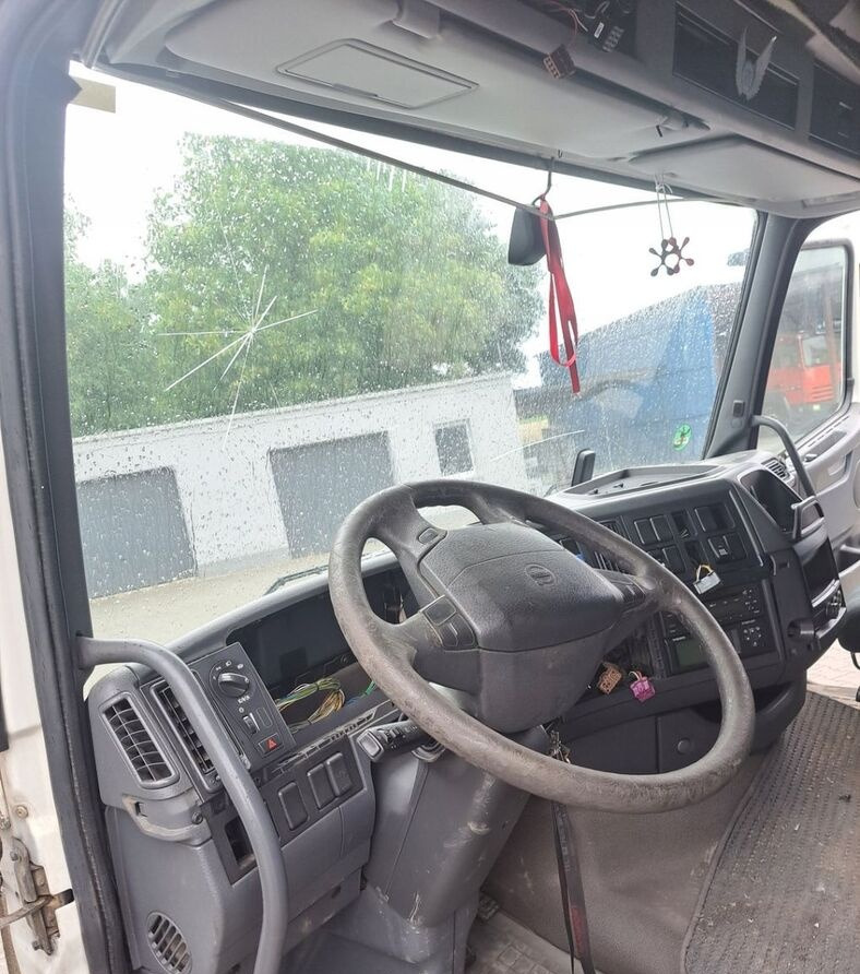 Volvo LIFT XL 12/13R FH 13 - Cab for Truck: picture 4 Volvo LIFT XL 12/13R FH 13 - Cab for Truck: picture 4