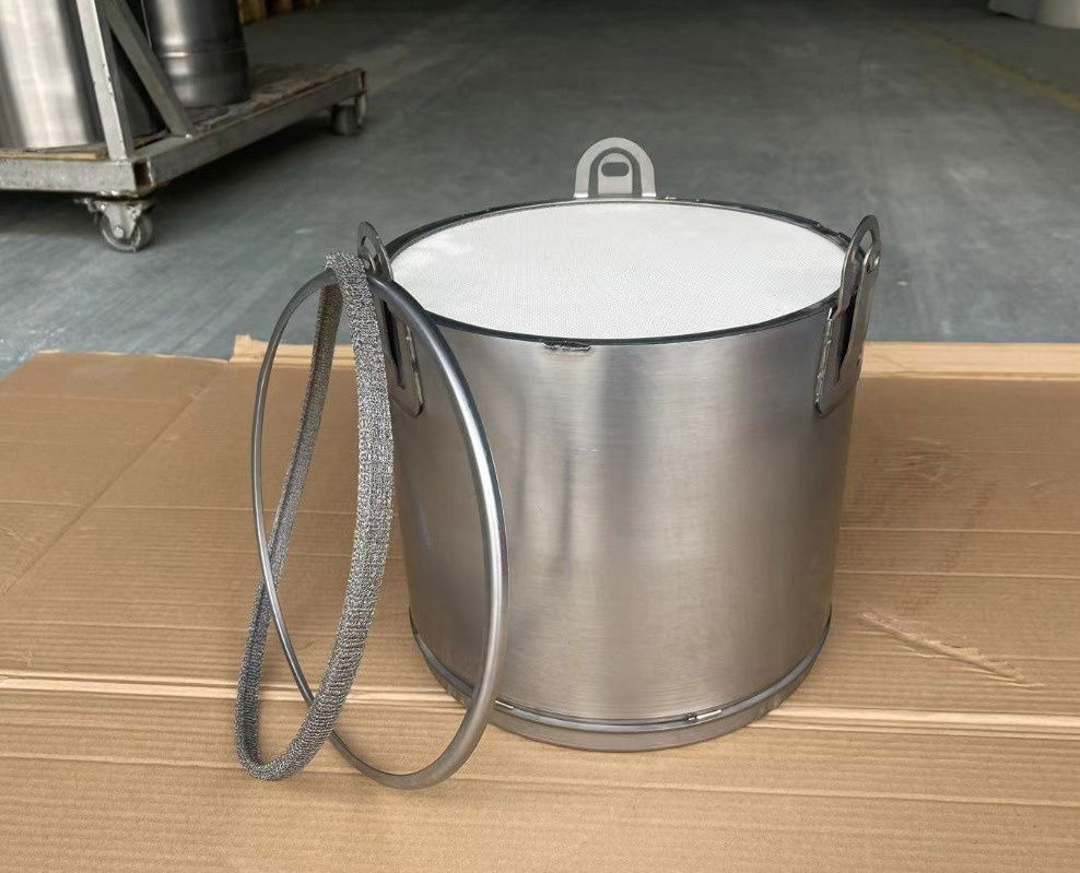 Scania Roetfilter /Partikelfilter 570759 , 2097594 , 2269640 , 2575576 , 2179961 - Muffler/ Exhaust system for Truck: picture 2 Scania Roetfilter /Partikelfilter 570759 , 2097594 , 2269640 , 2575576 , 2179961 - Muffler/ Exhaust system for Truck: picture 2