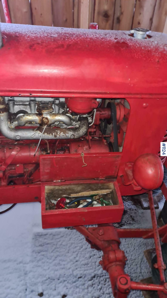 1952 Massey Harris Pony 812 - Farm tractor: picture 5 1952 Massey Harris Pony 812 - Farm tractor: picture 5