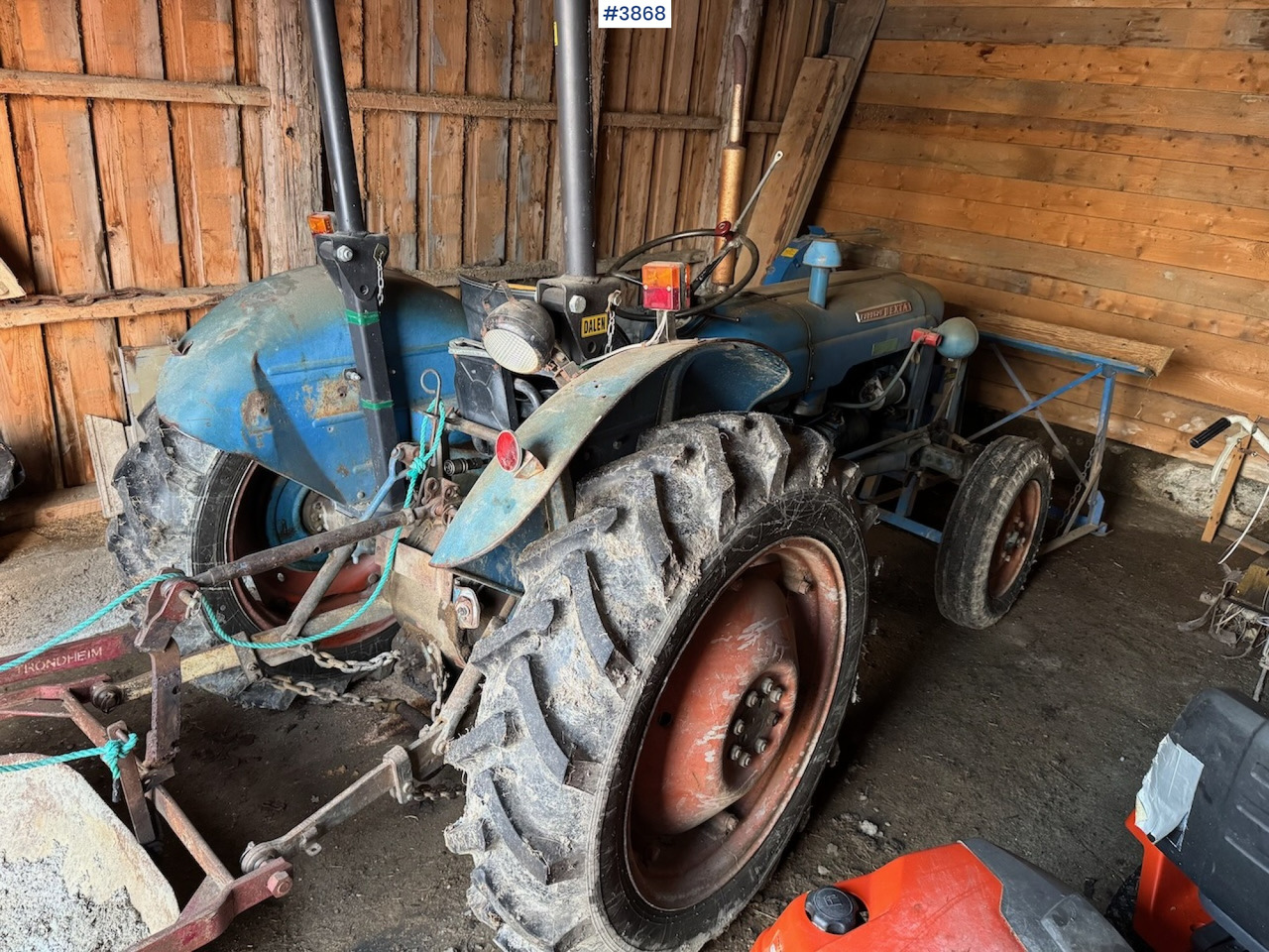 Farm tractor 1963 Ford Dexta: picture 12